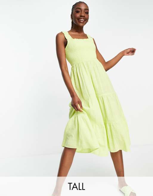 New Look Tall - Midi jurk met twee lagen en gesmokte bandjes in geel