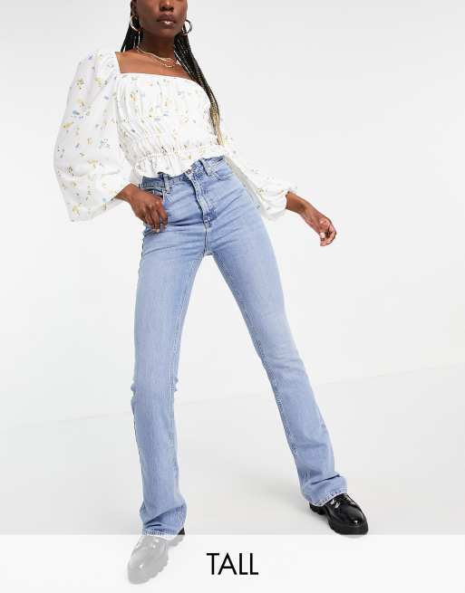 New Look Tall - Mom jeans met uitlopende pijpen in lichtblauw