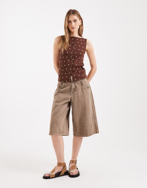 New Look – Tanktop in Braun mit Polka-Dots, Knopfleiste und U-Boot-Ausschnitt, 4 von 4
