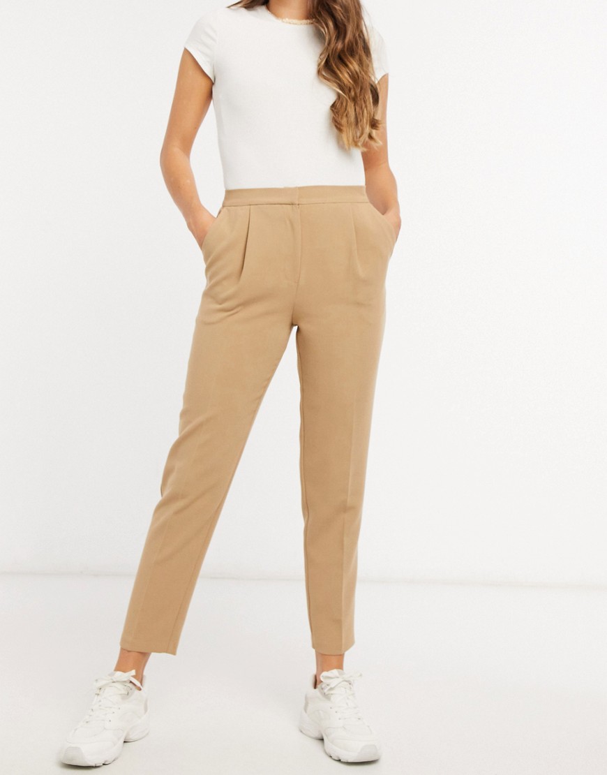 New Look tapered pants in camel-Brown