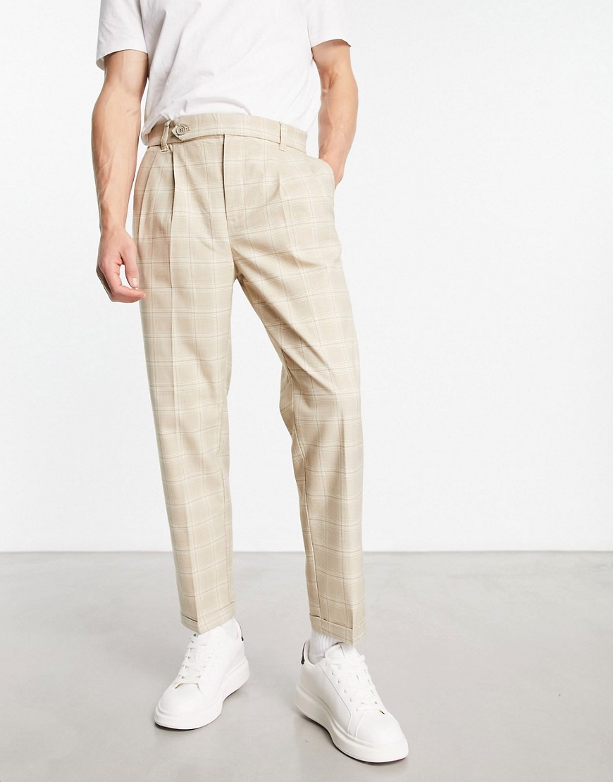 New Look tapered smart trouser with front pleats in stone check-Brown