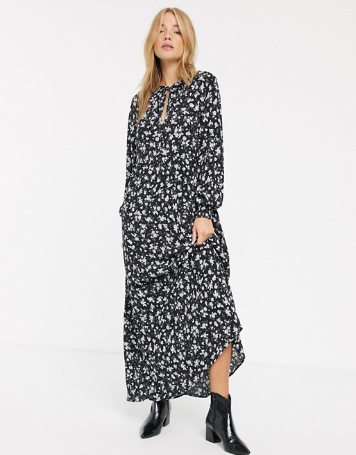 New Look tie neck long sleeve smock dress in ditsy floral