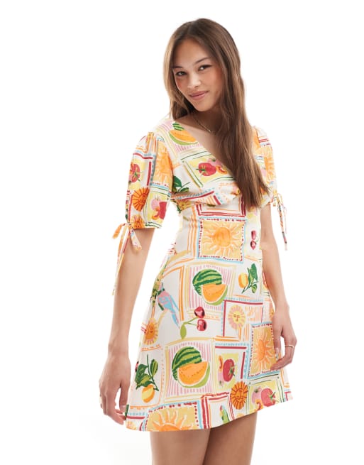 New Look tie sleeve mini dress in tropical print, 2 of 4