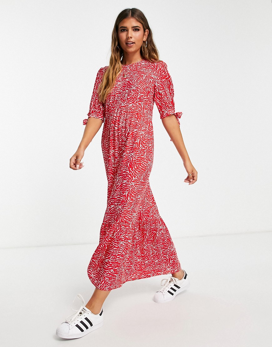 New Look tiered midi dress with tie sleeves in red pattern