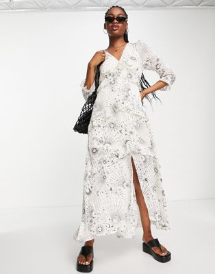 New Look tiered ruffle detail maxi dress with side split in black mystic print - ASOS Price Checker