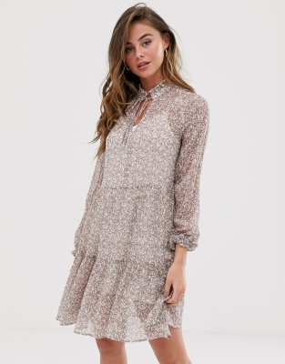 New Look tiered smock dress in white ditsy floral - New Look online ...