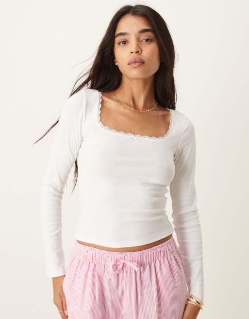 New Look - Top a maniche lunghe bianco con scollo squadrato e dettagli in pizzo