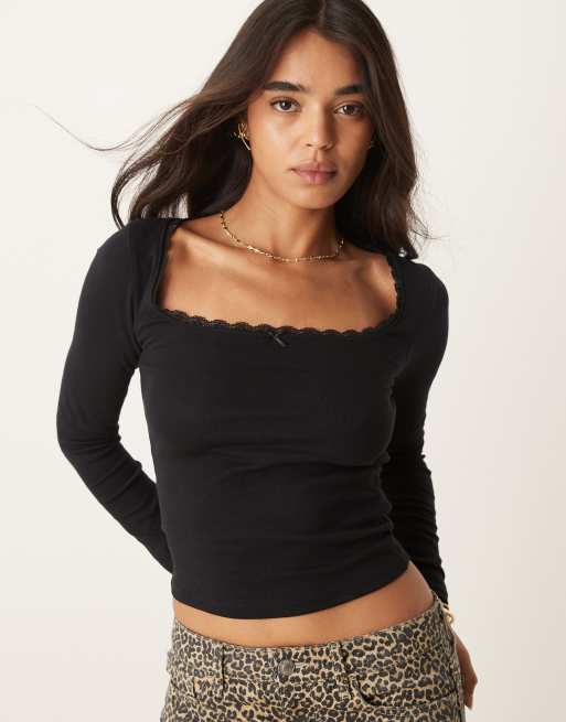 New Look - Top a maniche lunghe nero con scollo squadrato e dettagli in pizzo