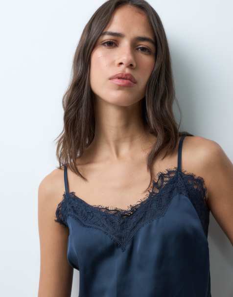 New Look top caraco long asymétrique en satin à bordure dentelle bleu marine - view 1