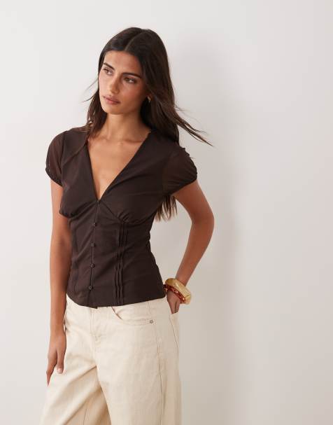 New Look - top de malla con cuello de pico y botones en marrón oscuro - view 1