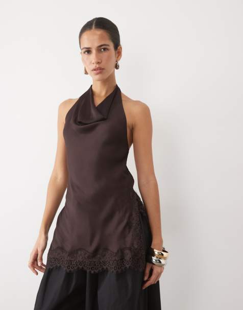 New Look top halter de satén con cuello desbocado y ribete de encaje en marrón oscuro - view 1