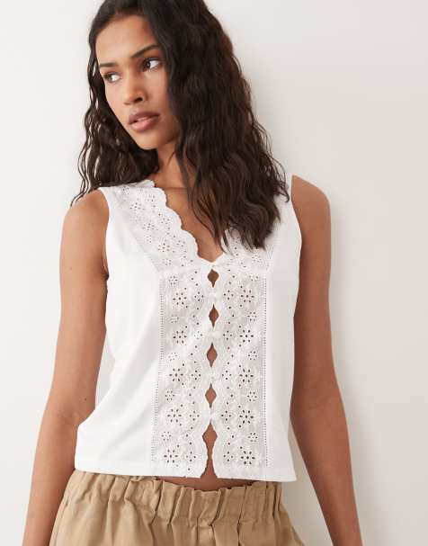 New Look - Top met broderie en knoopsluiting in wit - view 1