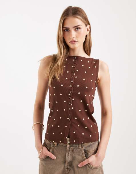 New Look - Top senza maniche marrone a pois con scollo a barchetta e bottoni - view 1