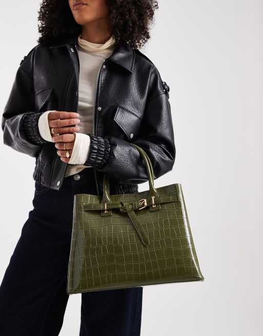 New Look – Torebka na ramię z motywem skóry krokodyla w kolorze khaki z klamrą