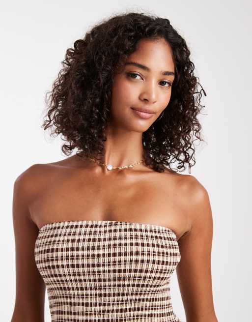 New Look – Trägerloses, kariertes Midikleid in Braun mit gesmoktem Design, 3 von 4