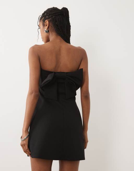 New Look – Trägerloses Minikleid in Schwarz mit Schleifendetail am Rücken, 4 von 4