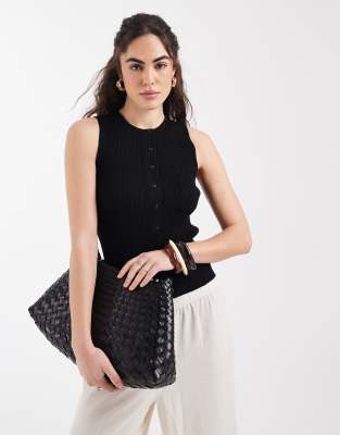 New Look - Trägertop aus Rippstrick in Schwarz mit Knopfleiste