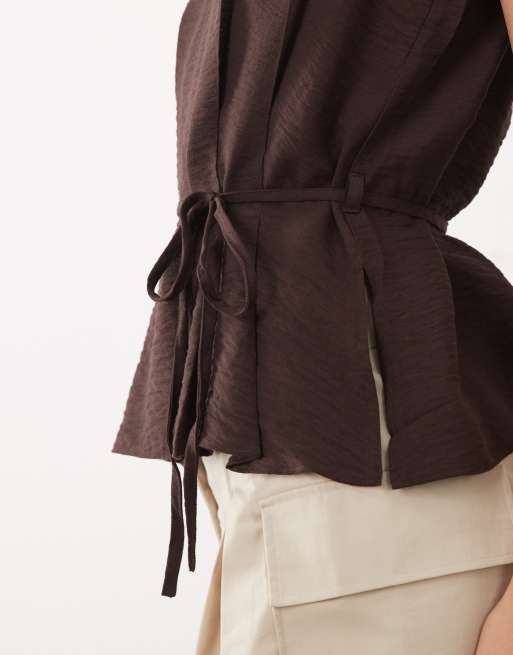 New Look - Tuniektop met lange pasvorm en riem in bruin, 3 van 4
