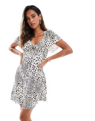 New Look twist front mini dress in abstract spot - view 1