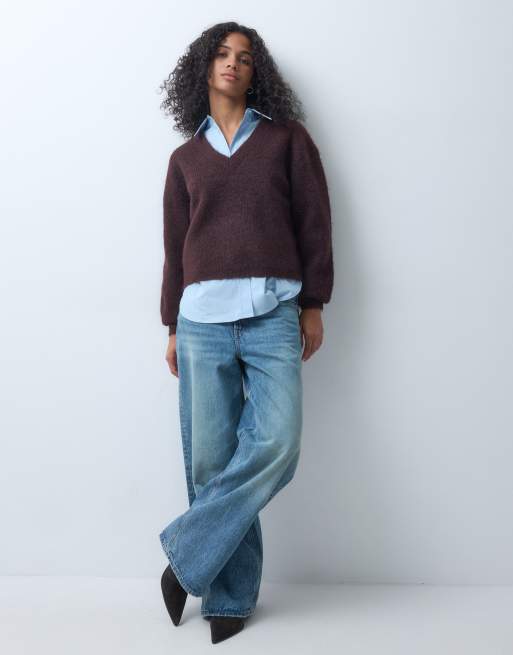 New Look v-neck boxy knit jumper in dark brown, 3 of 5