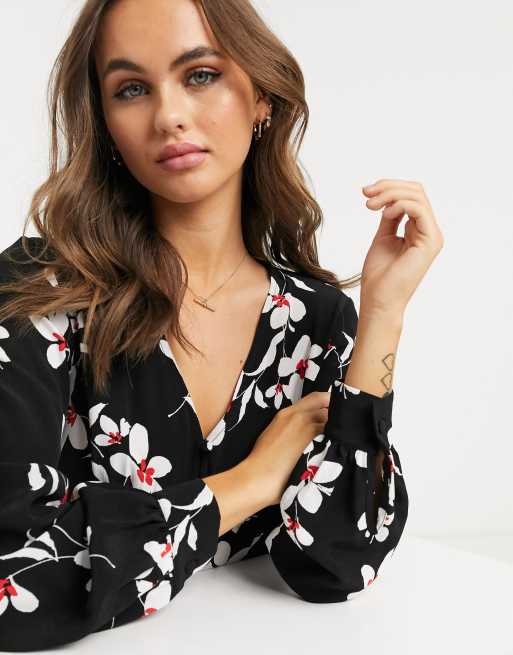 New Look v neck floral dress in black | ASOS