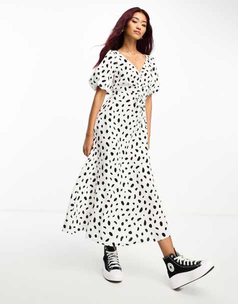 A Sophisticated Way To Wear Polka Dots This Spring and Summer - MY