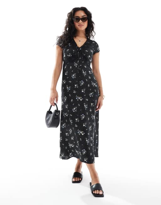 New Look v-neck midi tea dress with lace detail in black floral