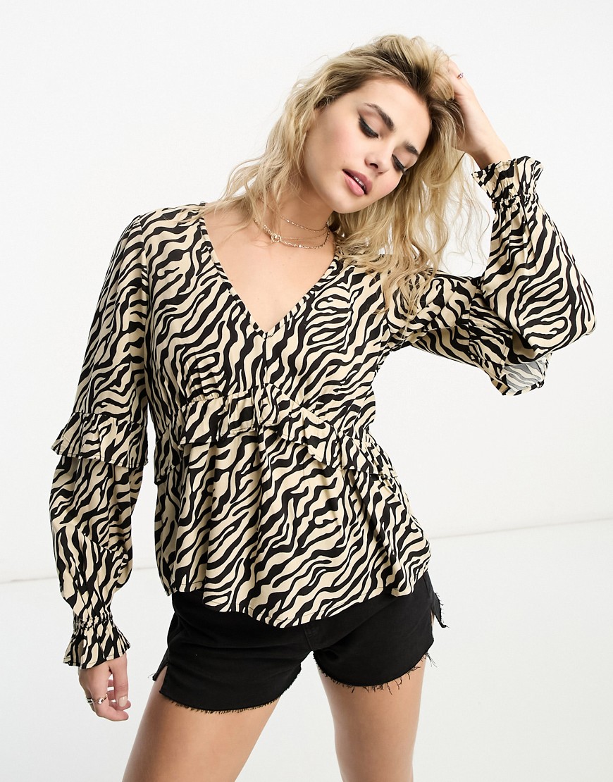 New Look v neck ruffle blouse in zebra print-Black