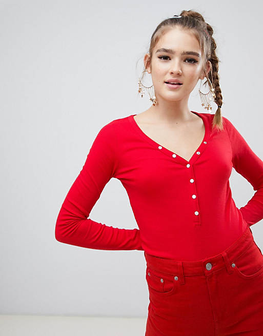 New Look v neck top with popper detail in red | ASOS