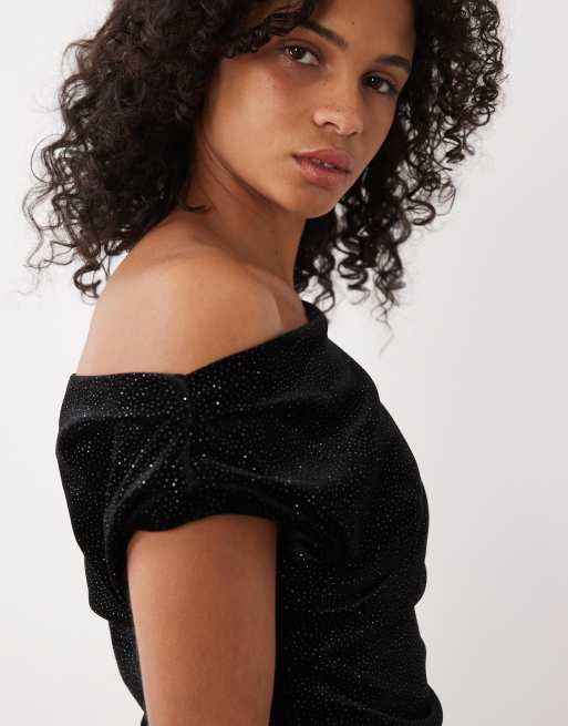 New Look velvet glitter fallen shoulder mini dress in black, 3 of 4