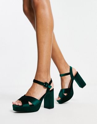 New Look velvet platform heeled sandals in green