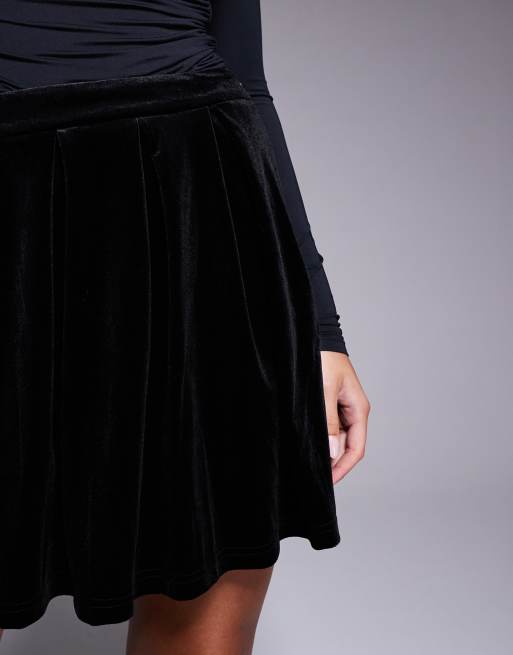New Look velvet pleated mini skirt in black, 4 of 5