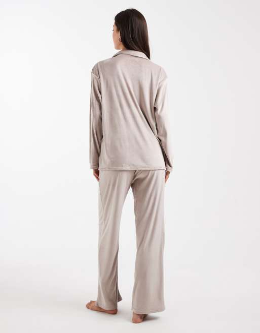 New Look velvet soft touch pyjama set in mink, 4 of 4