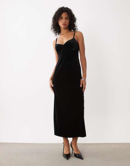 New Look velvet strappy midi dress in black, 2 of 4