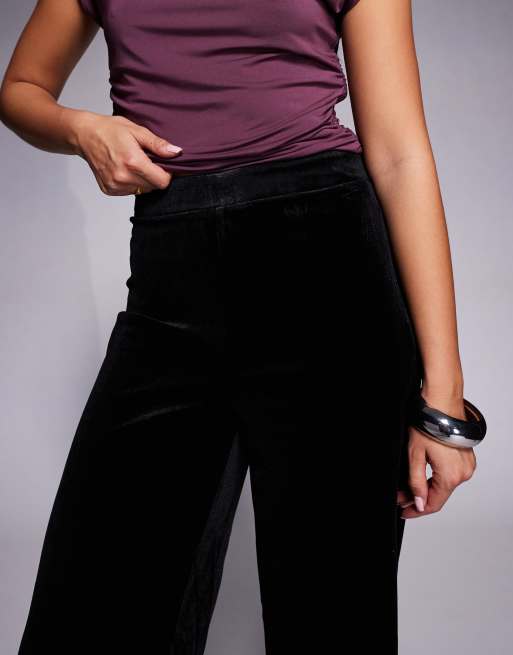New Look velvet wide leg pants in black, 4 of 5