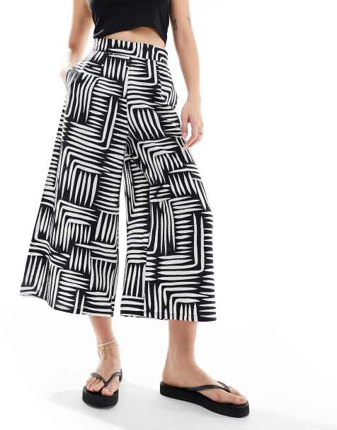 New Look – Verkürzte, gemusterte Hose in Schwarz - view 1