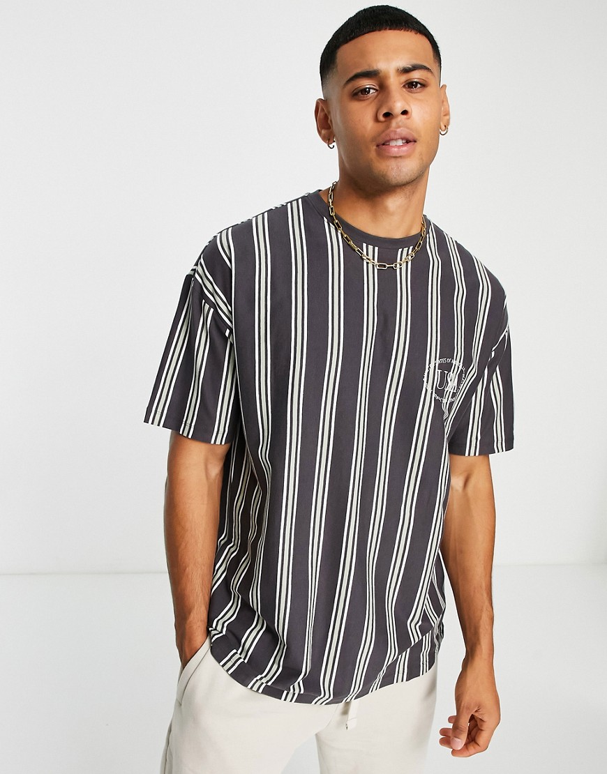 New Look vertical striped t-shirt with US embroidery in gray-Grey