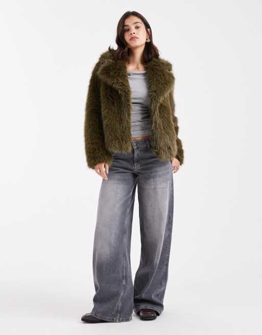 New Look - Veste courte en fausse fourrure - Kaki, 2 de 4