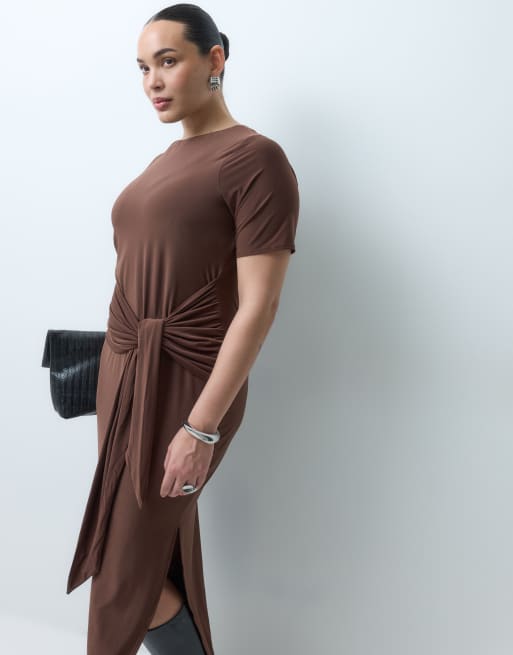 New Look vestido midi con detalle de nudo en marrón oscuro, 2 de 5