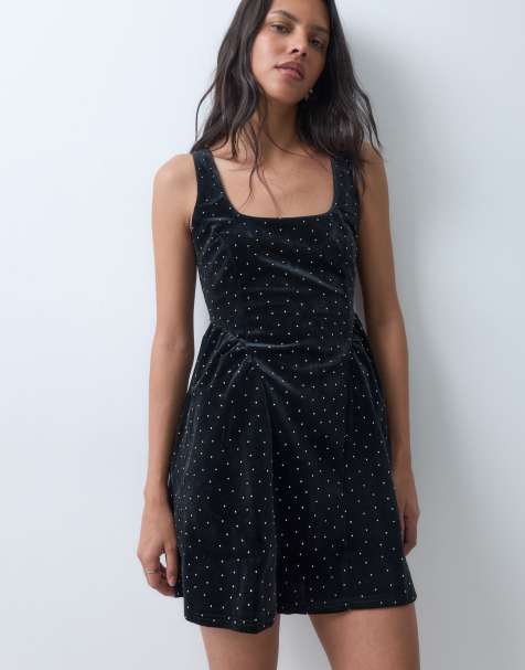 New Look vestido mini de terciopelo con cuello cuadrado y aplicaciones hotfix en negro - view 1
