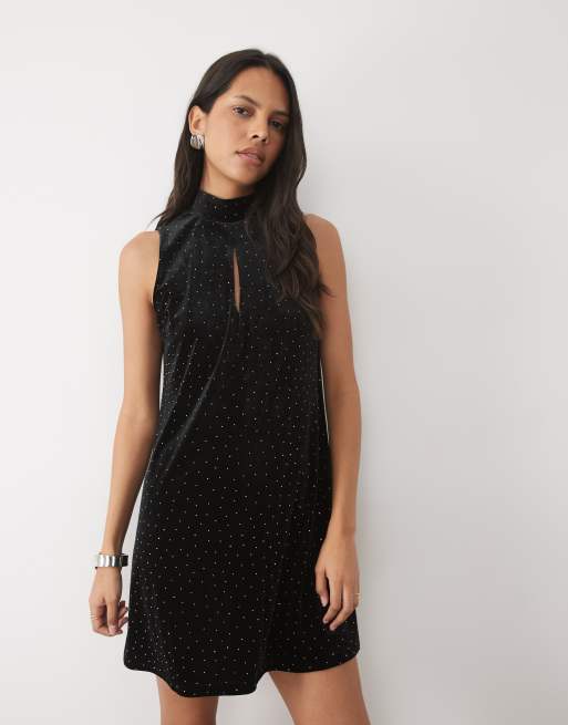 New Look vestido recto mini de terciopelo con hotfix en negro, 2 de 4