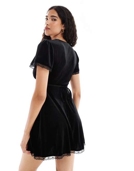 New Look - Vestito corto da giorno in velluto e pizzo nero, 4 di 4