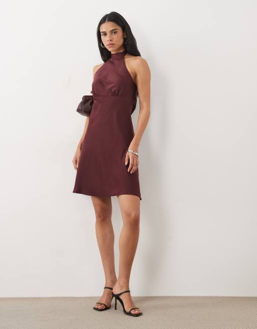 New Look vestito corto in satin con allacciatura al collo color bordeaux, 1 di 4