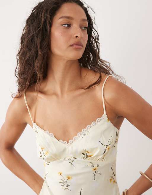 New Look - Vestito midi in raso giallo a fiorellini con finiture in pizzo, 4 di 4