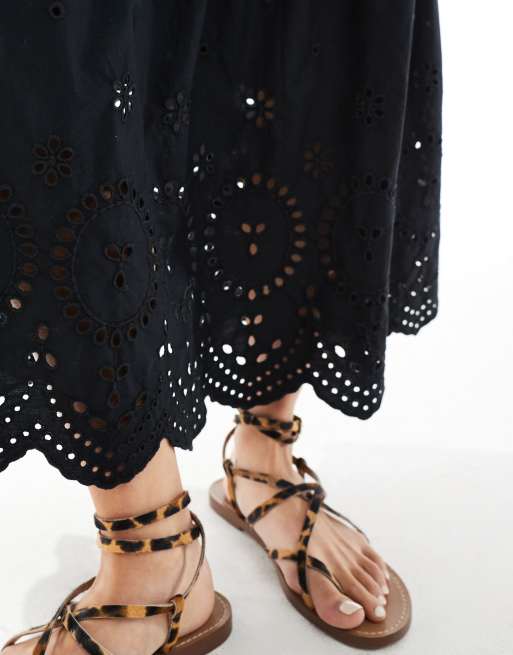 New Look - Vestito midi nero a coste ricamato con scollo a vogatore, 3 di 4