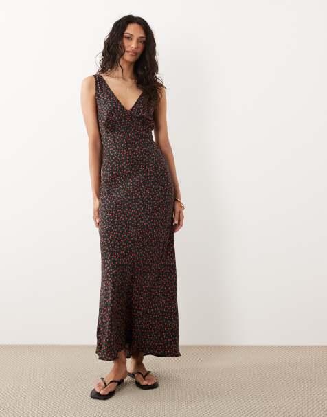 New Look - Vestito midi nero a fiorellini con scollo a V e taglio sbieco - view 1