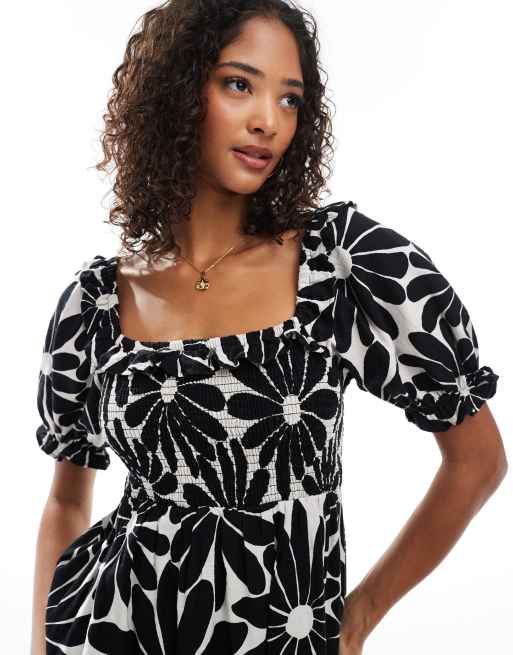 New Look - Vestito milkmaid nero a fiori con maniche a sbuffo, 4 di 4