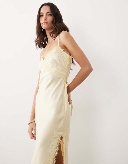 New Look - Vestito sottoveste midi giallo chiaro con finiture in pizzo, 3 di 4