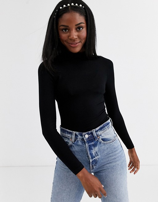 New Look victoria frill neck long sleeve body in black