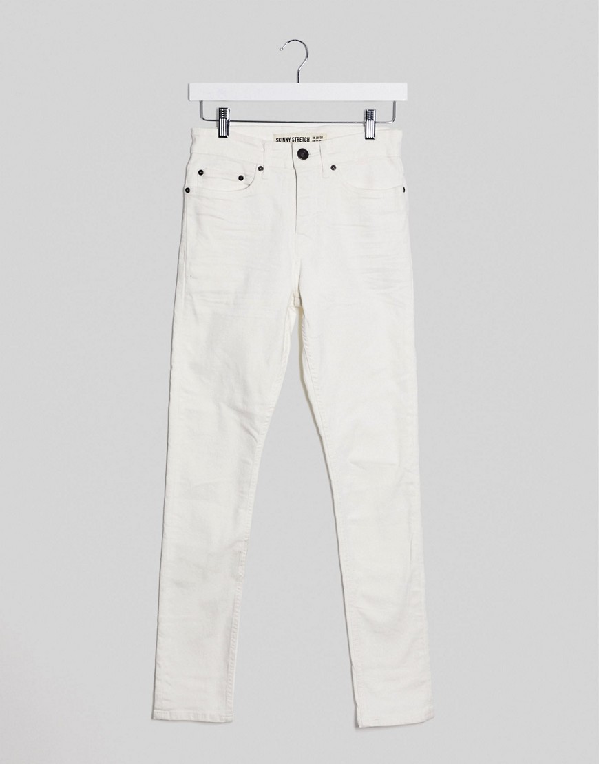 New Look – Vita skinny jeans med stretch